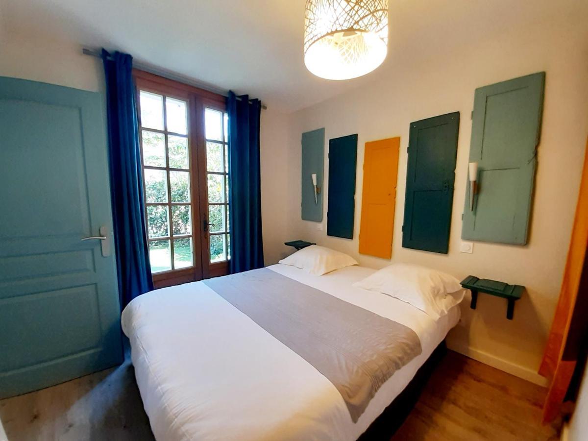 Logis Domaine De Peyrolade Bed & Breakfast Daux Exterior photo