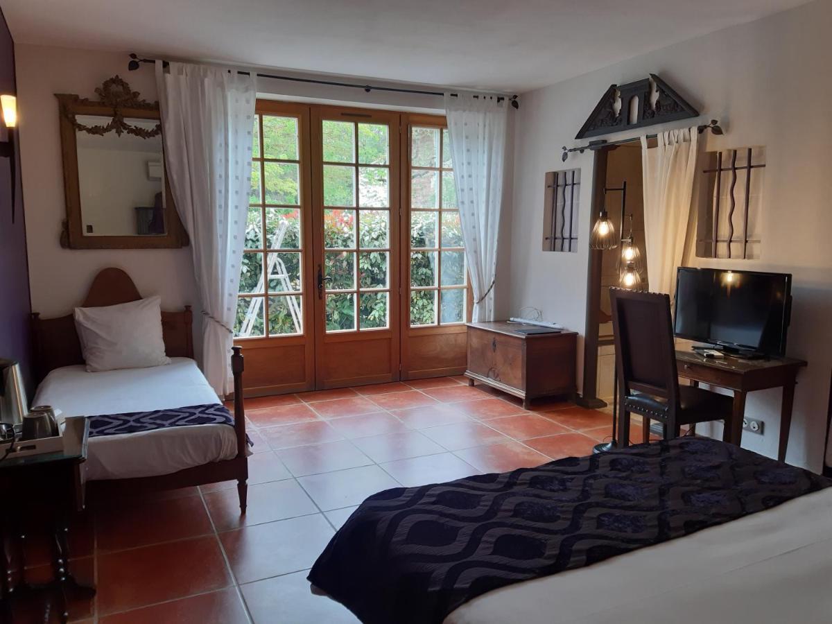 Logis Domaine De Peyrolade Bed & Breakfast Daux Exterior photo